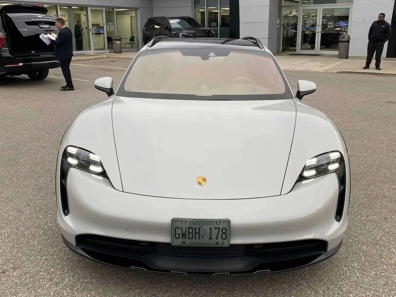 Porsche Taycan, снимка 2 - Автомобили и джипове - 56689218
