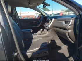 Gmc Acadia 3.6L V-6 DI, DOHC, VVT, 310HP Front Wheel Drive, снимка 12