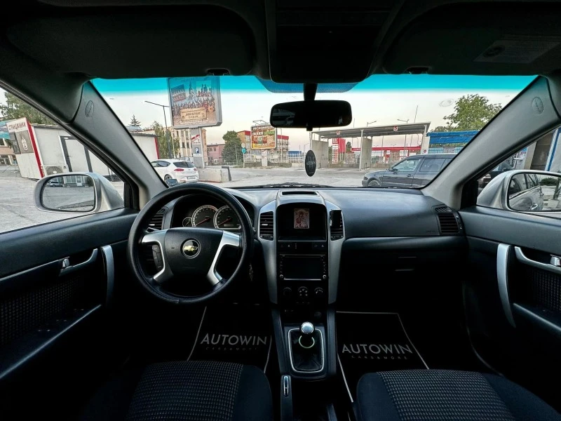 Chevrolet Captiva 2.4 i, снимка 10 - Автомобили и джипове - 46696850