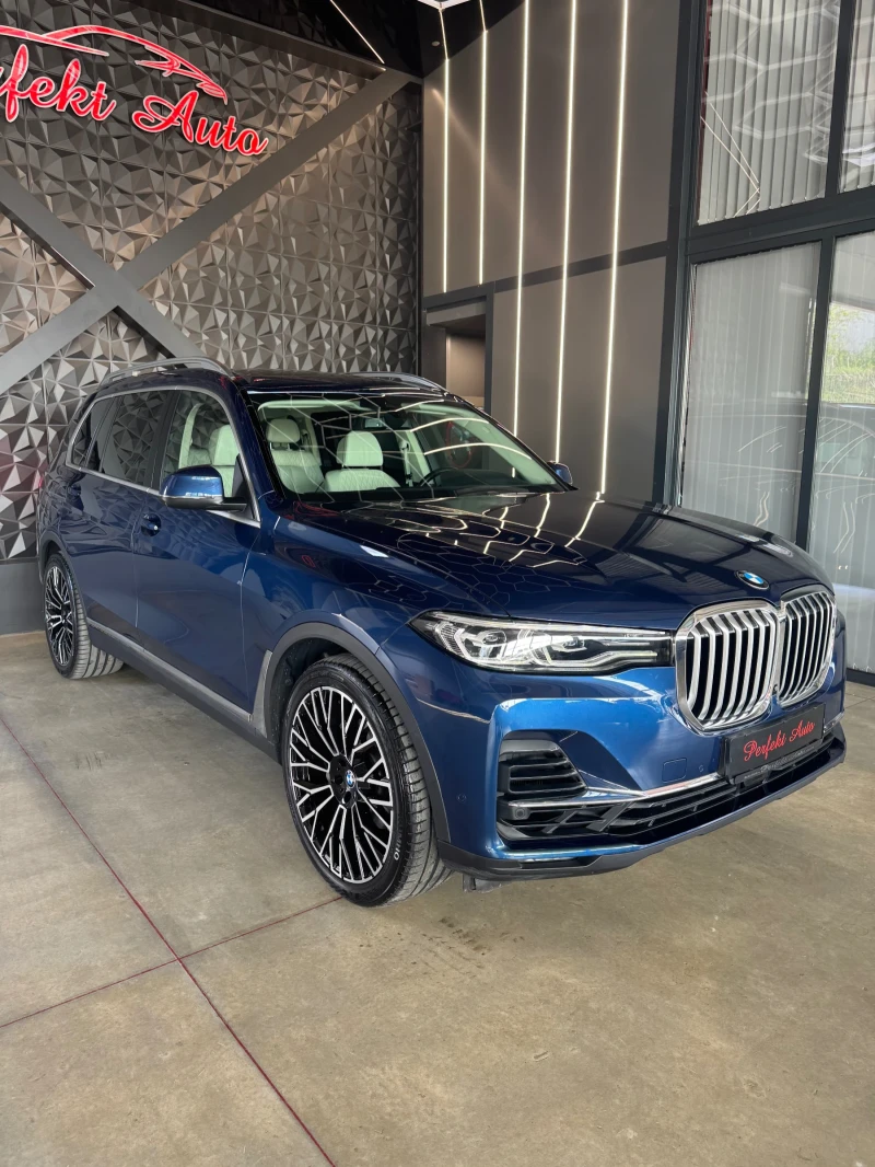 BMW X7 30d xDrive * 7 Места * Панорама * HEAD UP * 