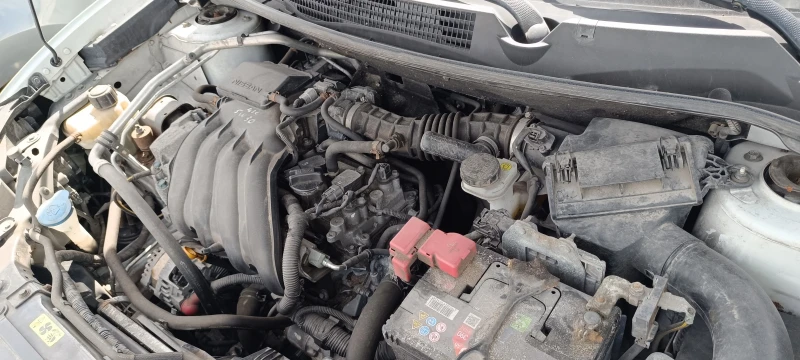 Nissan Qashqai 1.6i, снимка 6 - Автомобили и джипове - 52061778