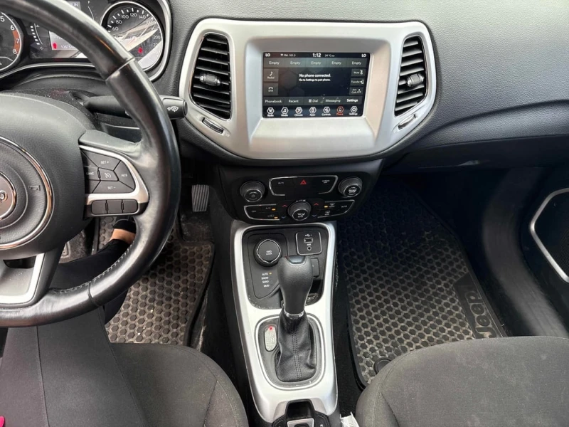 Jeep Compass * Upland Edition * CARFAX * БЕЗ ПЪРВОНАЧАЛНА ВНОСК, снимка 9 - Автомобили и джипове - 52941009