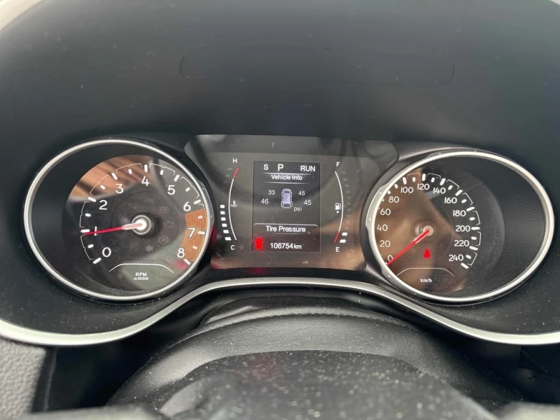 Jeep Compass * Upland Edition * CARFAX * БЕЗ ПЪРВОНАЧАЛНА ВНОСК, снимка 8 - Автомобили и джипове - 52941009