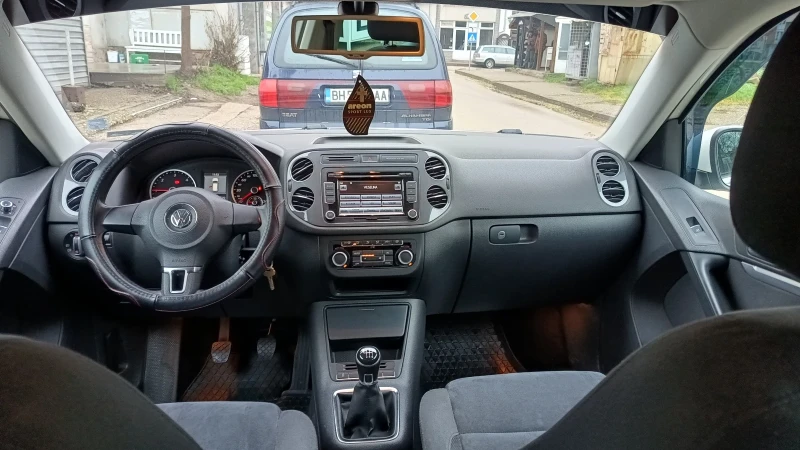 VW Tiguan, снимка 4 - Автомобили и джипове - 53128184