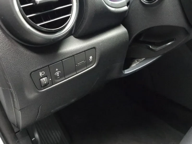Hyundai Kona 1.6D - САМО 30% АВАНС, снимка 16 - Автомобили и джипове - 56028505