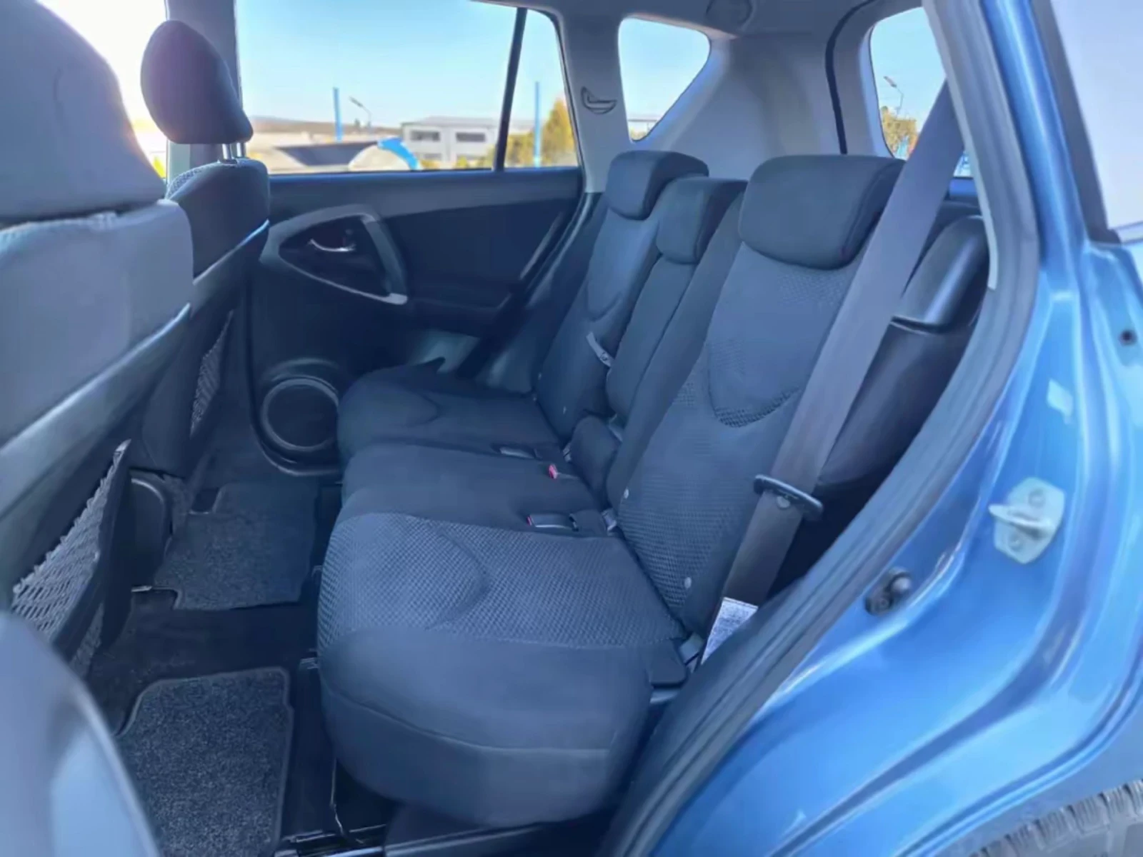 Toyota Rav4 2.2 D-4D 136hp, снимка 14 - Автомобили и джипове - 53833931