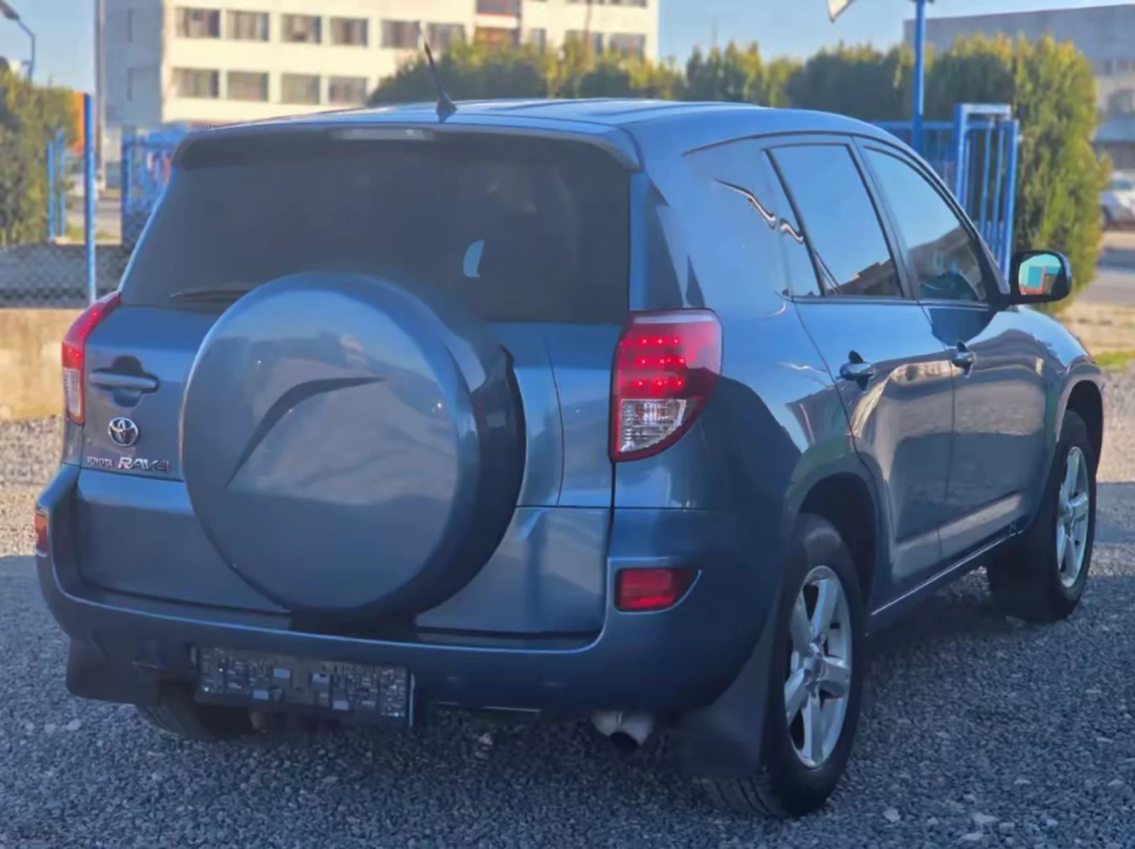 Toyota Rav4 2.2 D-4D 136hp, снимка 4 - Автомобили и джипове - 53833931