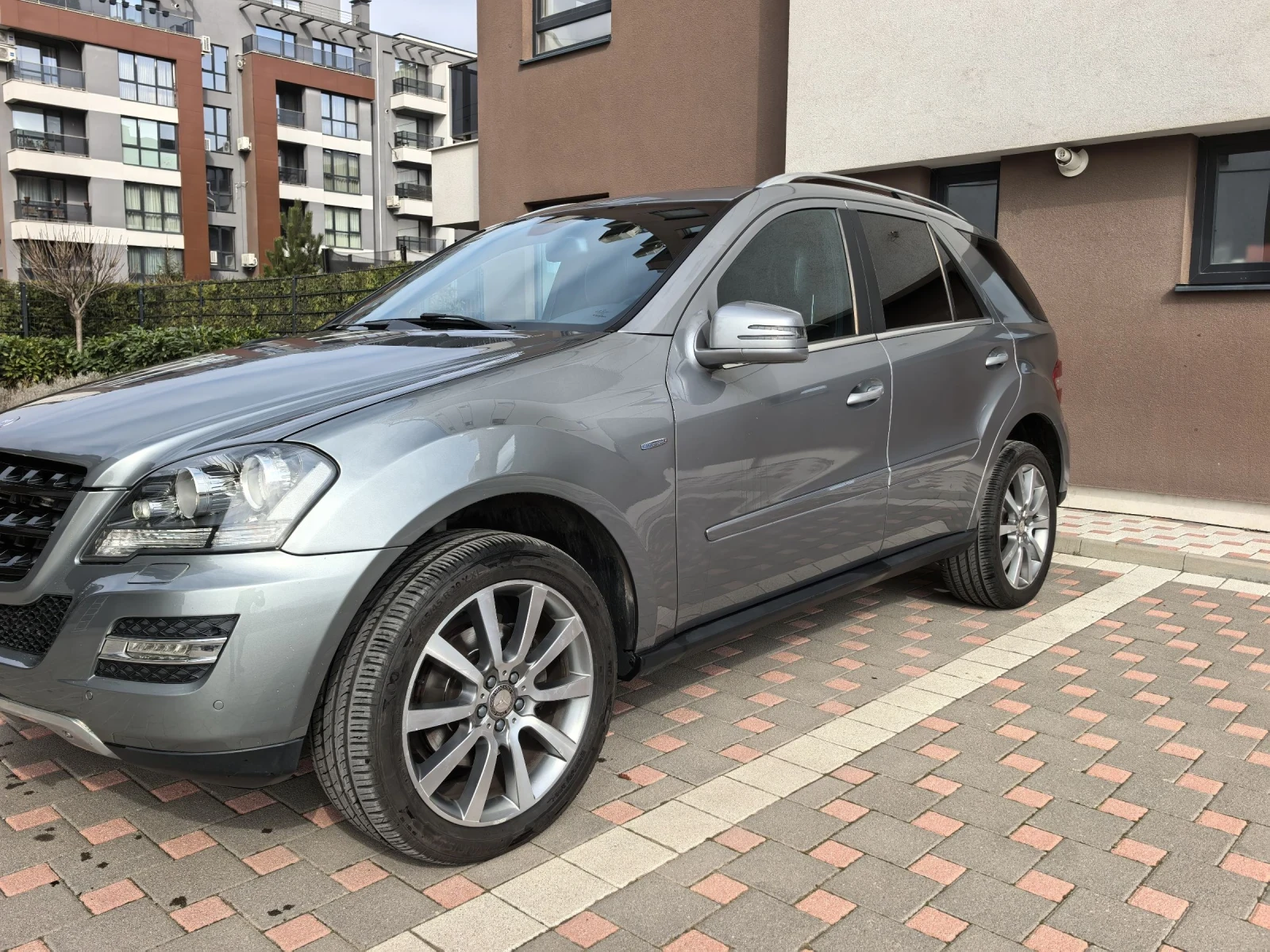 Mercedes-Benz ML 350 Grand Edition, снимка 4 - Автомобили и джипове - 53878385