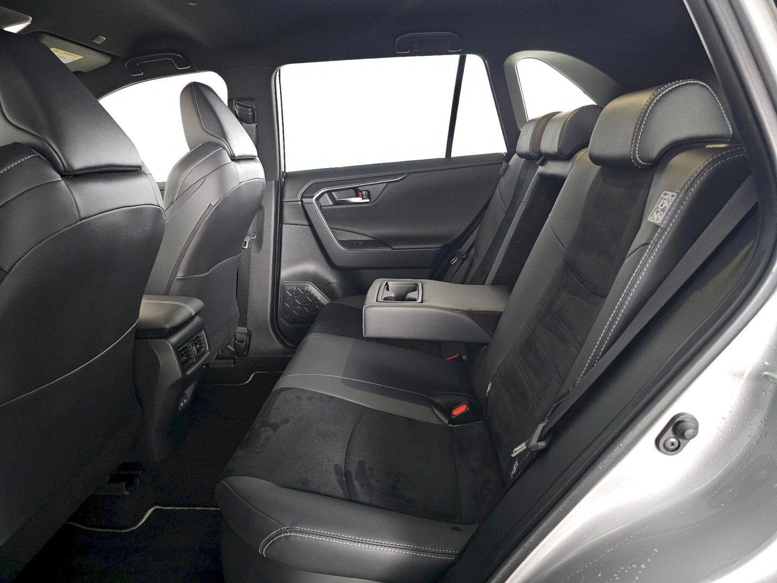 Toyota Rav4 2.5 HEV GR SPORT 4x4 360º НАЛИЧНА в Гаранция , снимка 10 - Автомобили и джипове - 54170240