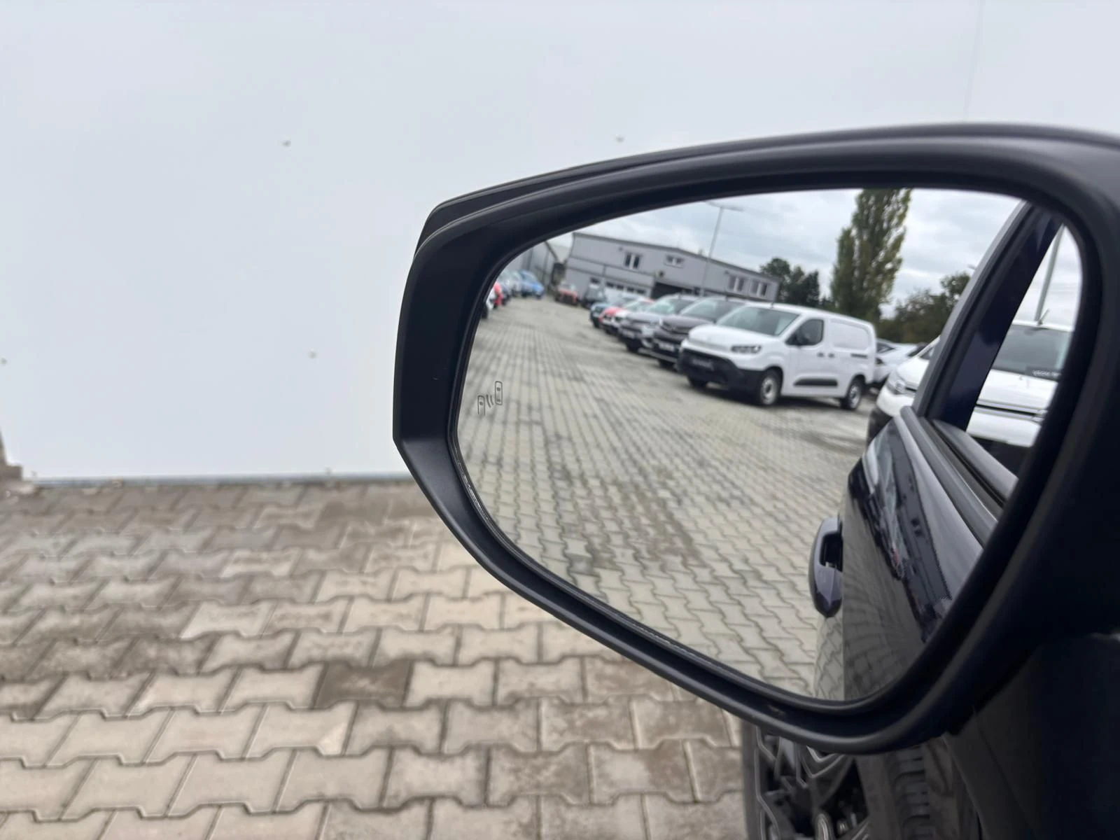 Toyota Rav4 2.5 HEV GR SPORT 4x4 360º НАЛИЧНА в Гаранция , снимка 14 - Автомобили и джипове - 54170240