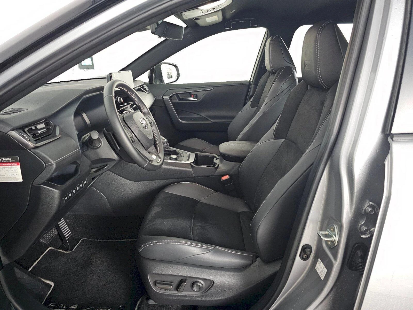 Toyota Rav4 2.5 HEV GR SPORT 4x4 360º НАЛИЧНА в Гаранция , снимка 9 - Автомобили и джипове - 54170240