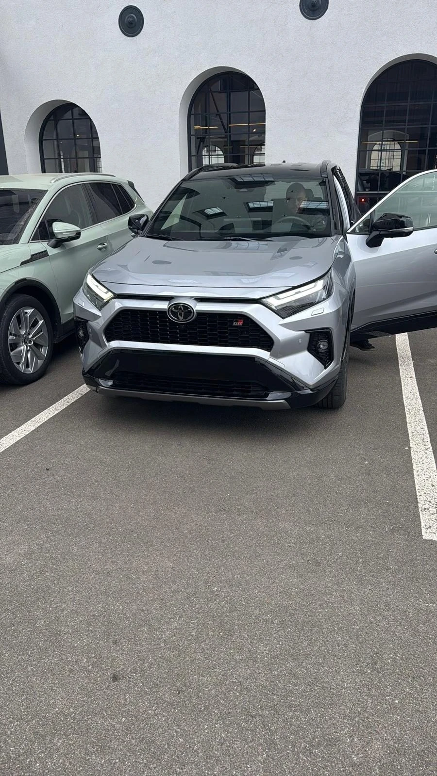 Toyota Rav4 2.5 HEV GR SPORT 4x4 360º НАЛИЧНА в Гаранция 