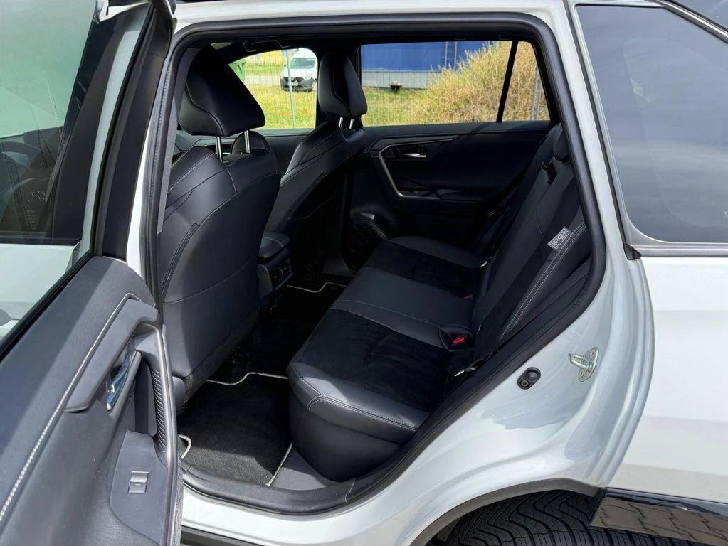 Toyota Rav4 2.5 HEV GR SPORT 4x4 360º НАЛИЧНА в Гаранция , снимка 10 - Автомобили и джипове - 55227901