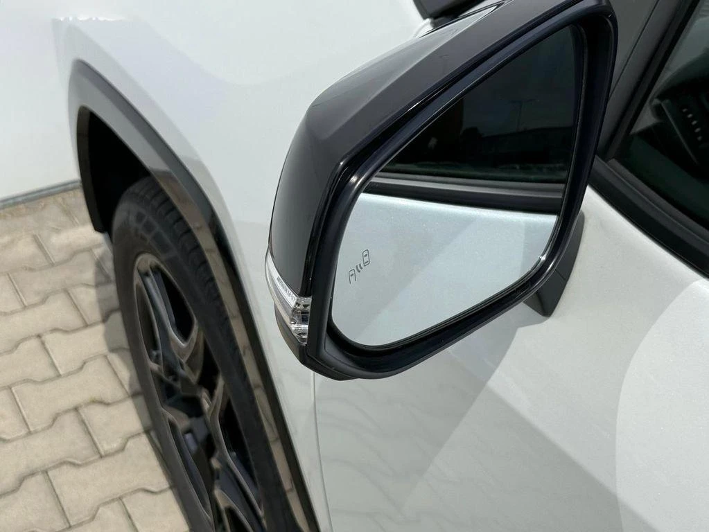 Toyota Rav4 2.5 HEV GR SPORT 4x4 360º НАЛИЧНА в Гаранция , снимка 14 - Автомобили и джипове - 55227901