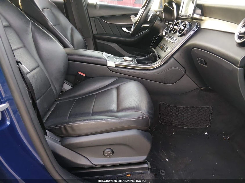 Mercedes-Benz GLC 300 2.0l, снимка 5 - Автомобили и джипове - 54128946