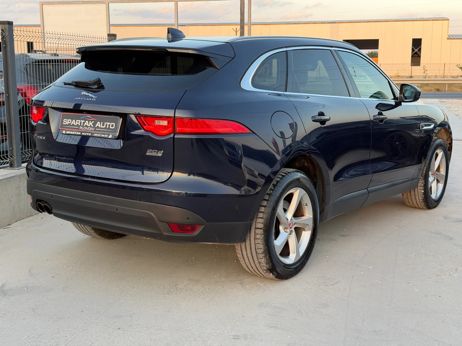 Jaguar F-PACE 2.0D* 2018г* Автоматик* 4х4* Сервизна История* , снимка 4 - Автомобили и джипове - 55872334