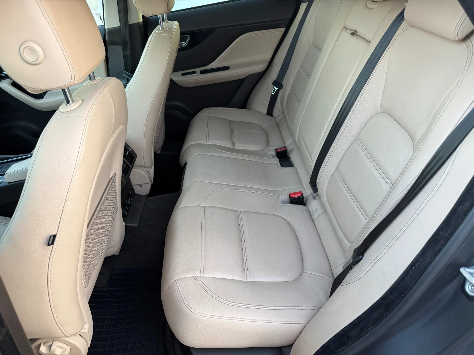 Jaguar F-PACE 2.0D* 2018г* Автоматик* 4х4* Сервизна История* , снимка 9 - Автомобили и джипове - 55872334