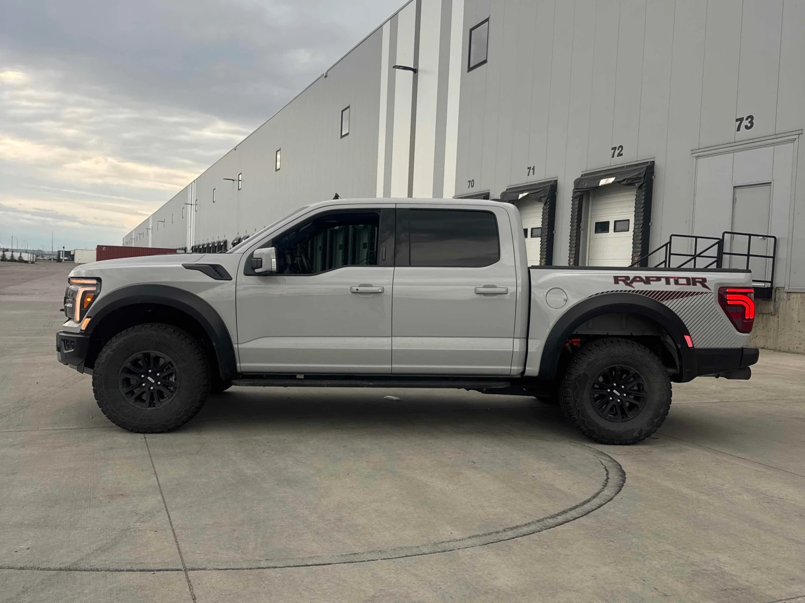 Ford F150 * Raptor * АВТОКРЕДИТ БЕЗ ПЪРВОНАЧАЛНА ВНОСКА* , снимка 2 - Автомобили и джипове - 55901875