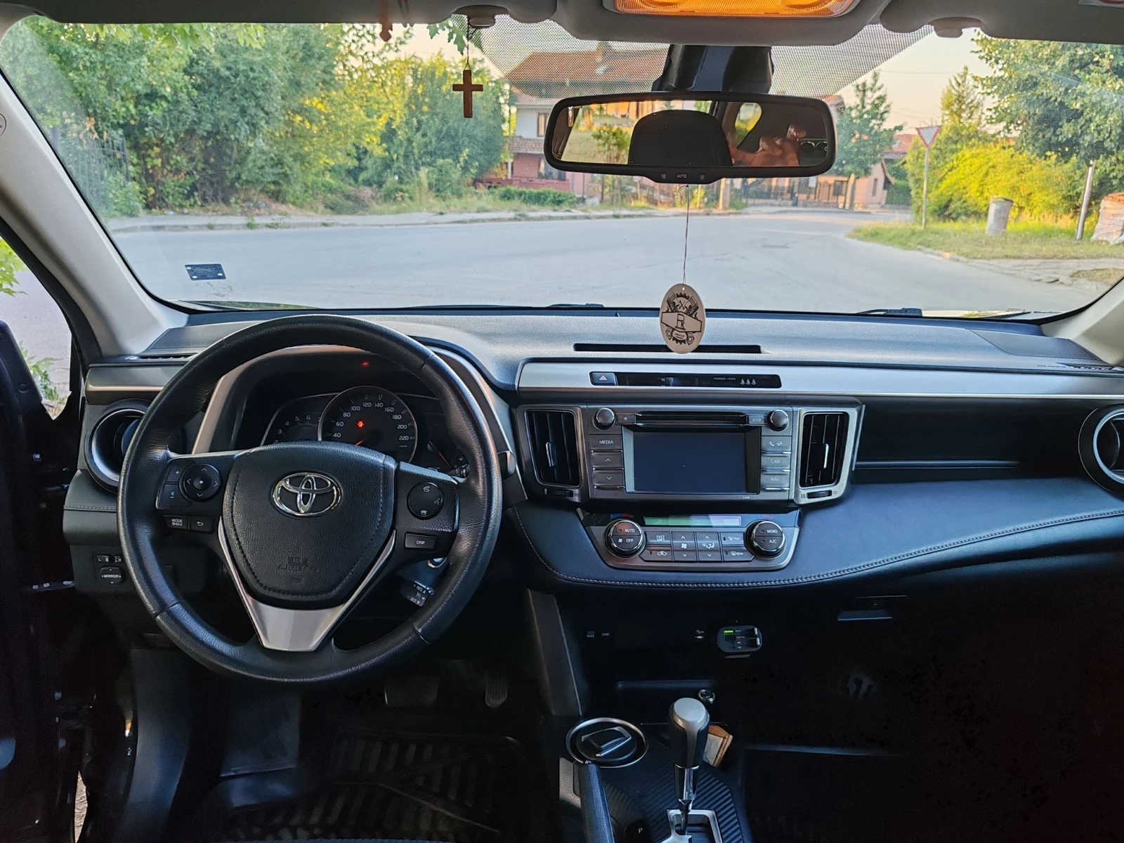 Toyota Rav4 2.2, снимка 11 - Автомобили и джипове - 56080943