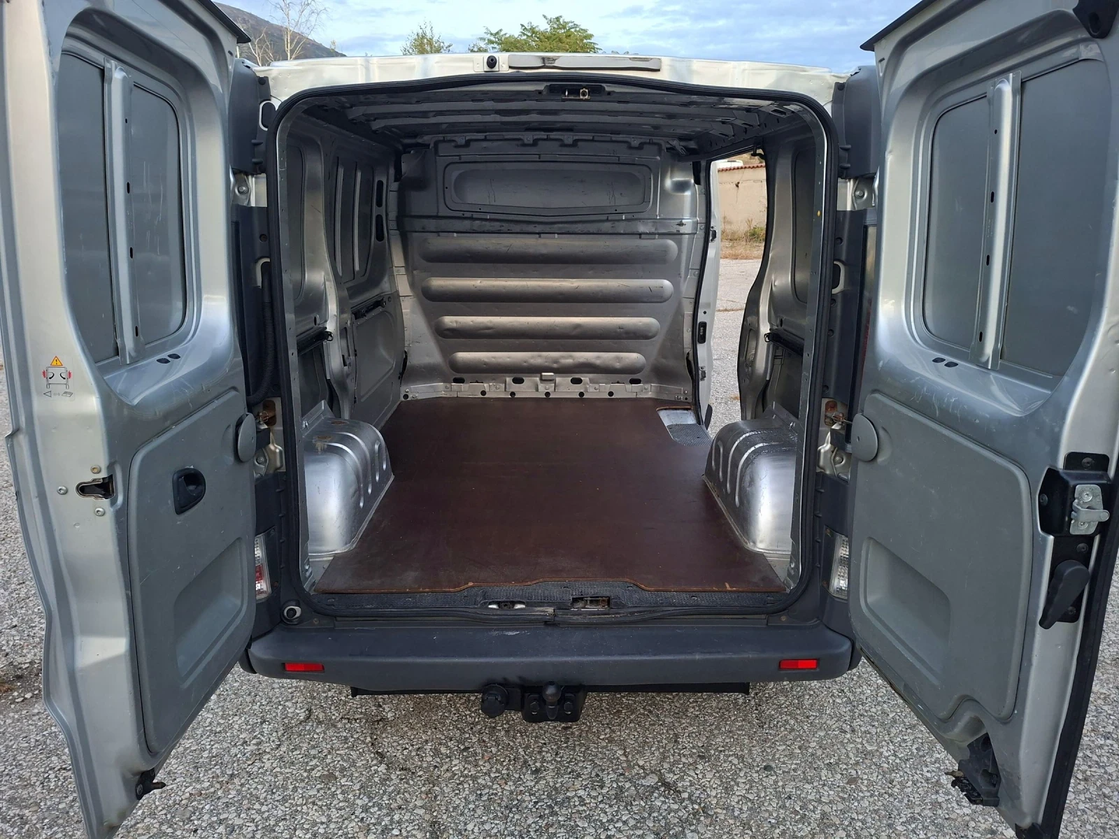 Opel Vivaro 1.9DTi КЛИМАТИК - изображение 6