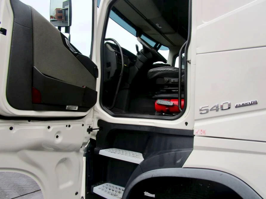 Volvo Fh HIAB 302 E-6 + JIB 45X-3-РАБОТНА ВИСОЧИНА 28 МЕТРА, снимка 5 - Камиони - 54371871