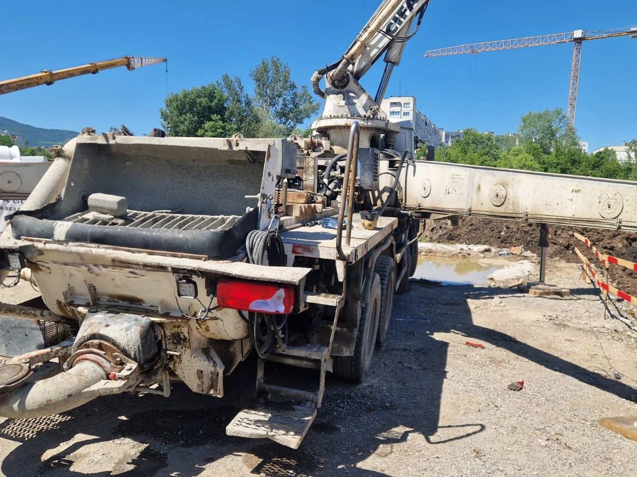 Бетон помпа Друга марка Cifa K 41 на шаси MAN TGA 41.440, снимка 10 - Индустриална техника - 54915214