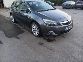 Opel Astra Sports Tourer, снимка 1