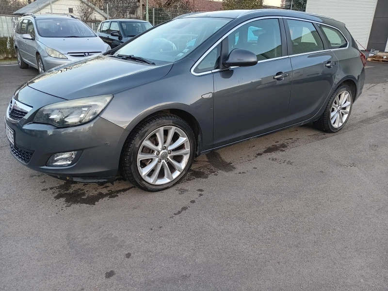 Opel Astra Sports Tourer, снимка 2 - Автомобили и джипове - 48515322