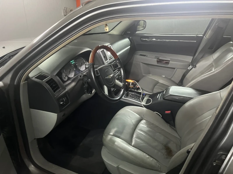 Chrysler 300c, снимка 11 - Автомобили и джипове - 52838658