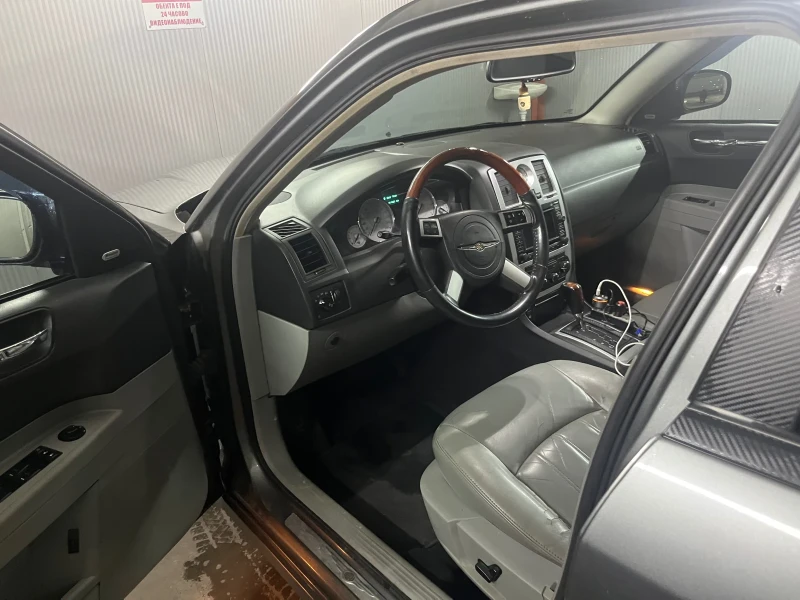 Chrysler 300c, снимка 10 - Автомобили и джипове - 52838658