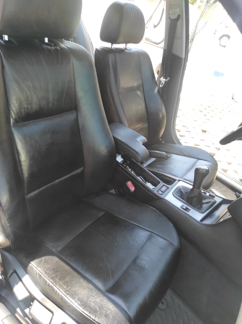 BMW 325 Xi, снимка 14 - Автомобили и джипове - 53287993