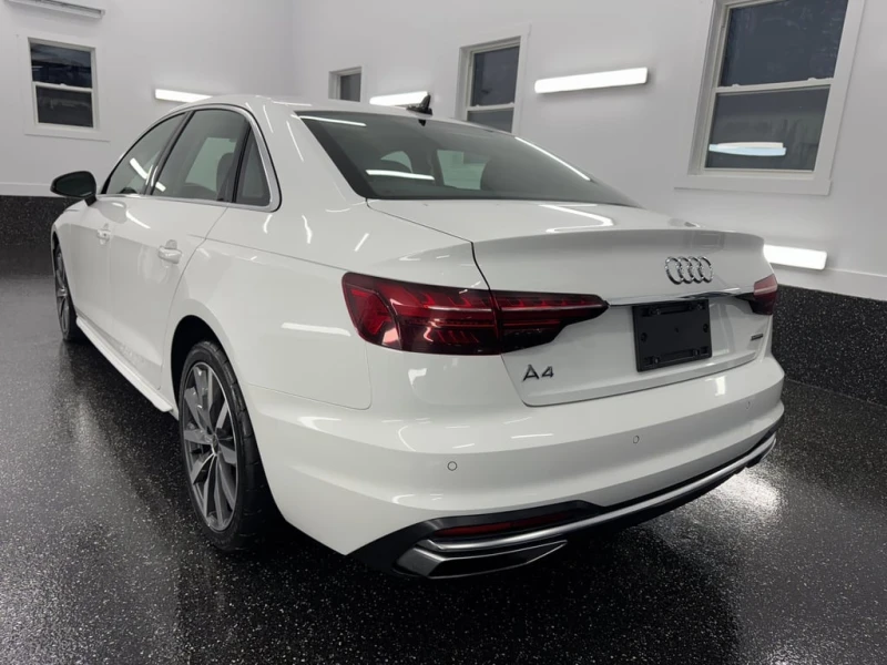 Audi A4 * Komfort * CARFAX* ДИСТРОНИК * ПОДГРЕВИ, снимка 2 - Автомобили и джипове - 53447945