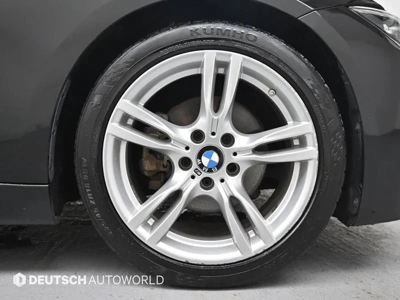 BMW 330 I M Sports Shadow, снимка 10 - Автомобили и джипове - 56098808