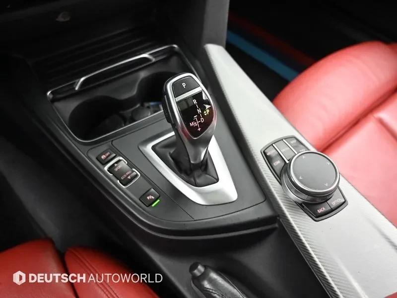 BMW 330 I M Sports Shadow, снимка 17 - Автомобили и джипове - 56098808