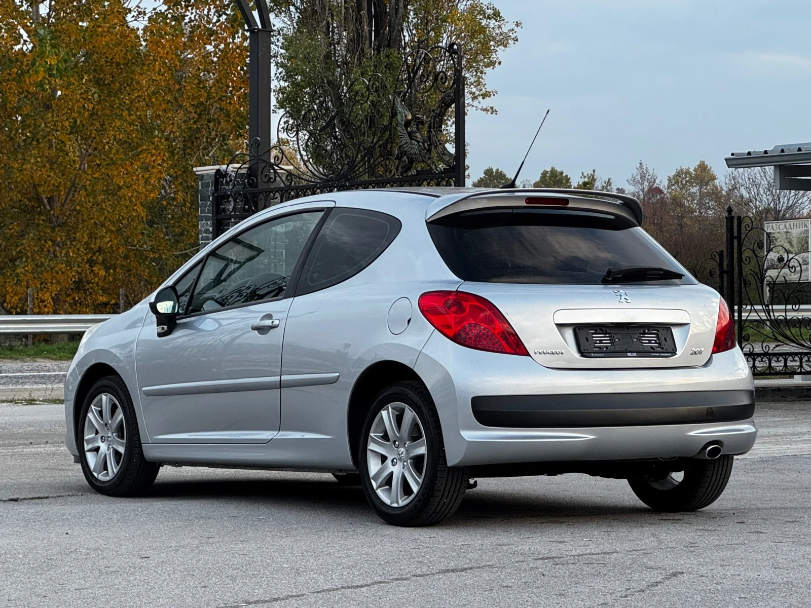 Peugeot 207 1.6i ИТАЛИЯ - изображение 8