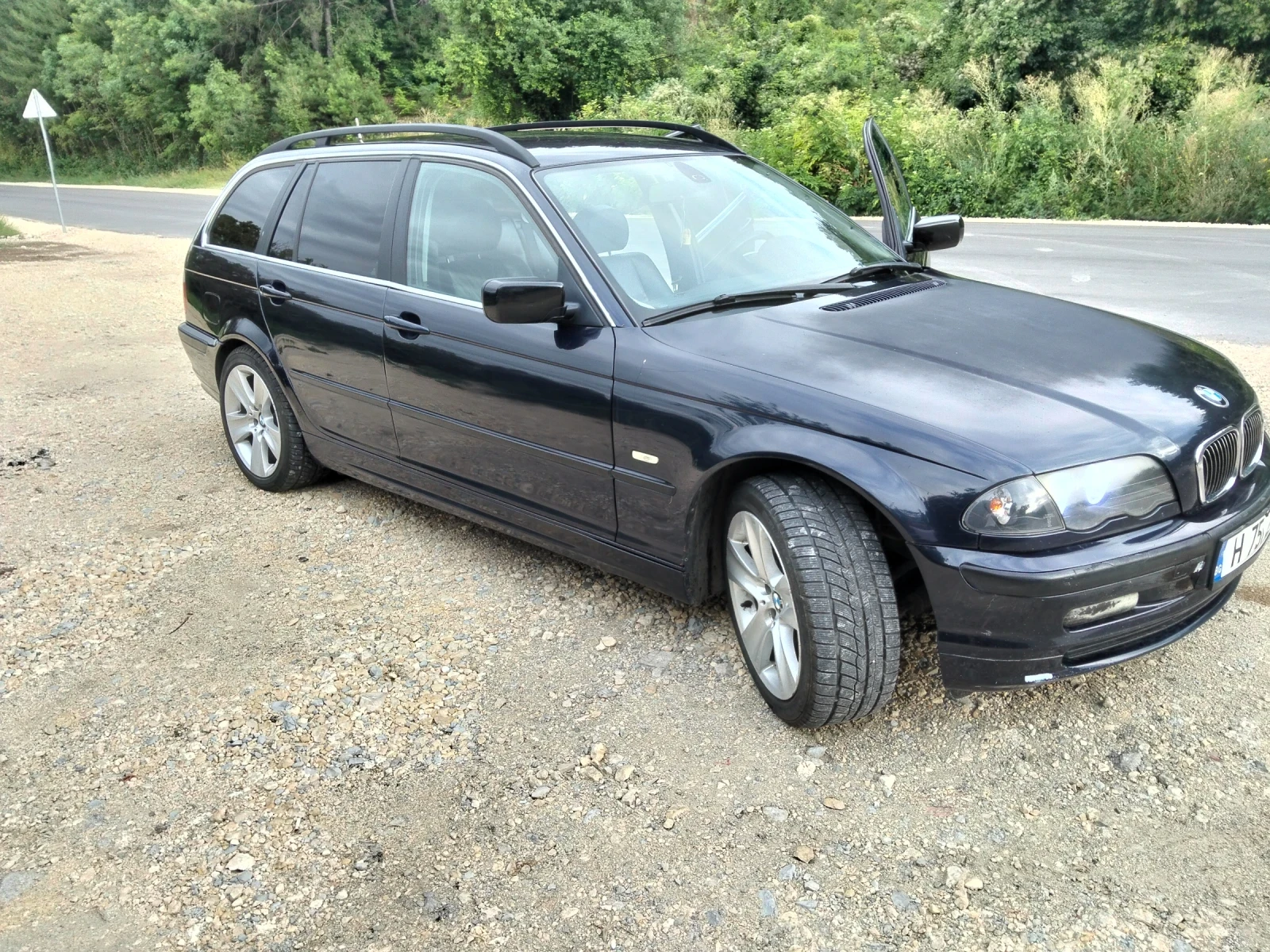 BMW 325 Xi, снимка 2 - Автомобили и джипове - 55673356