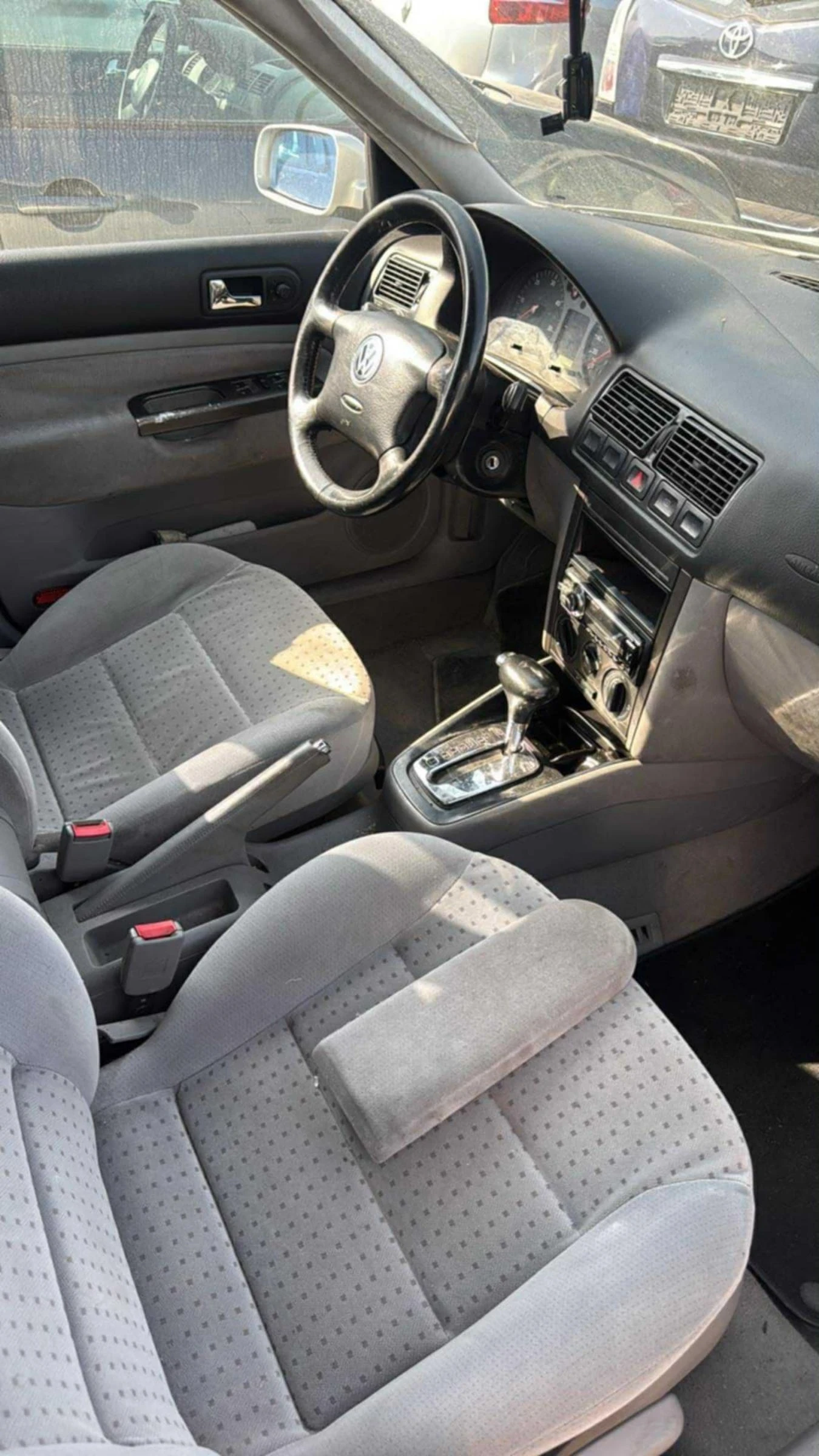 VW Bora 1.9 тди  автомат , снимка 6 - Автомобили и джипове - 53831520