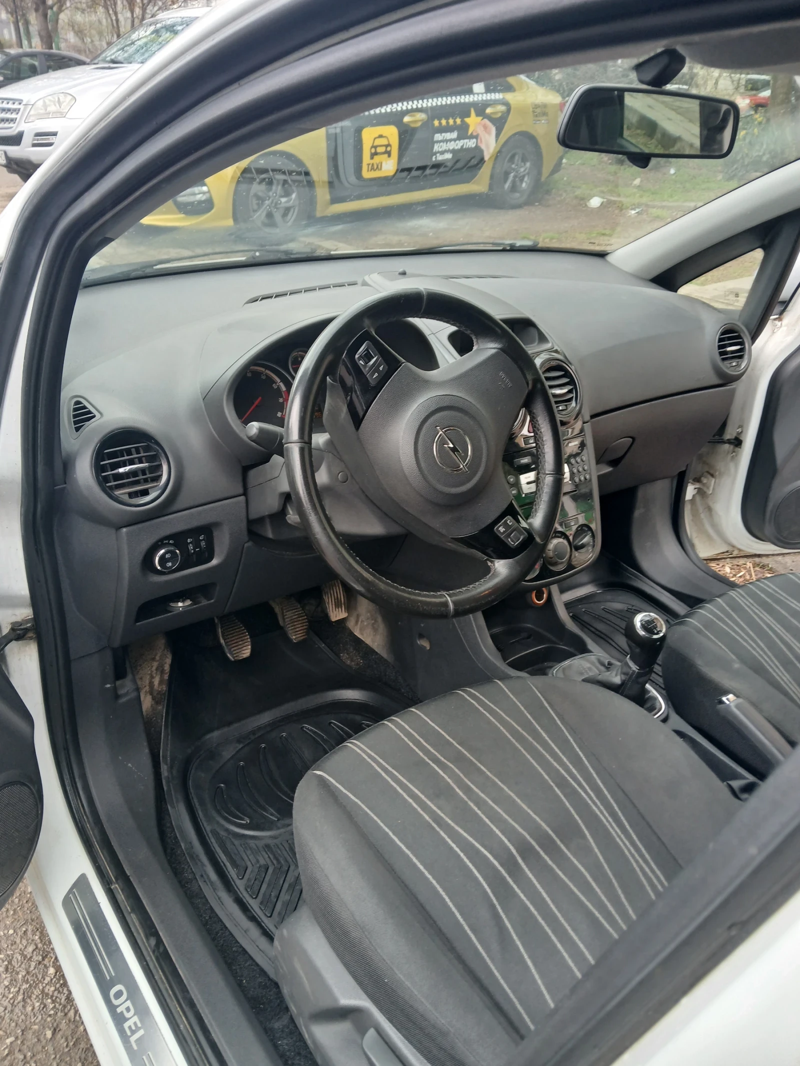 Opel Corsa 1000кубика, снимка 7 - Автомобили и джипове - 54165886