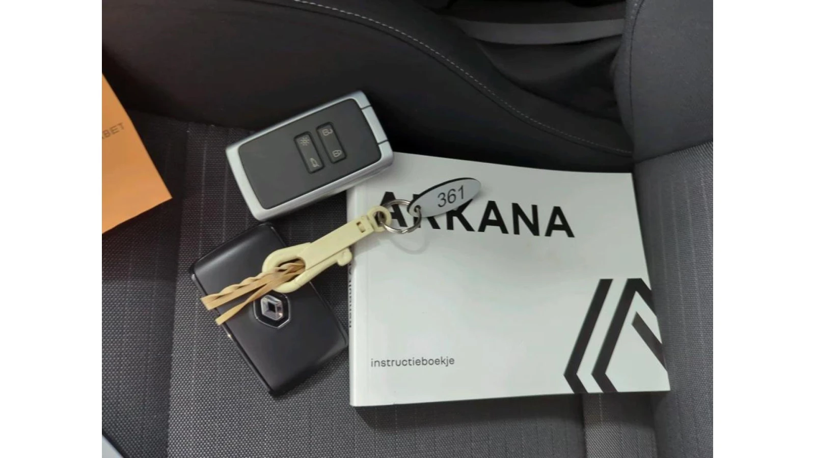 Renault Arkana  1.6 Evolution, снимка 12 - Автомобили и джипове - 54423184