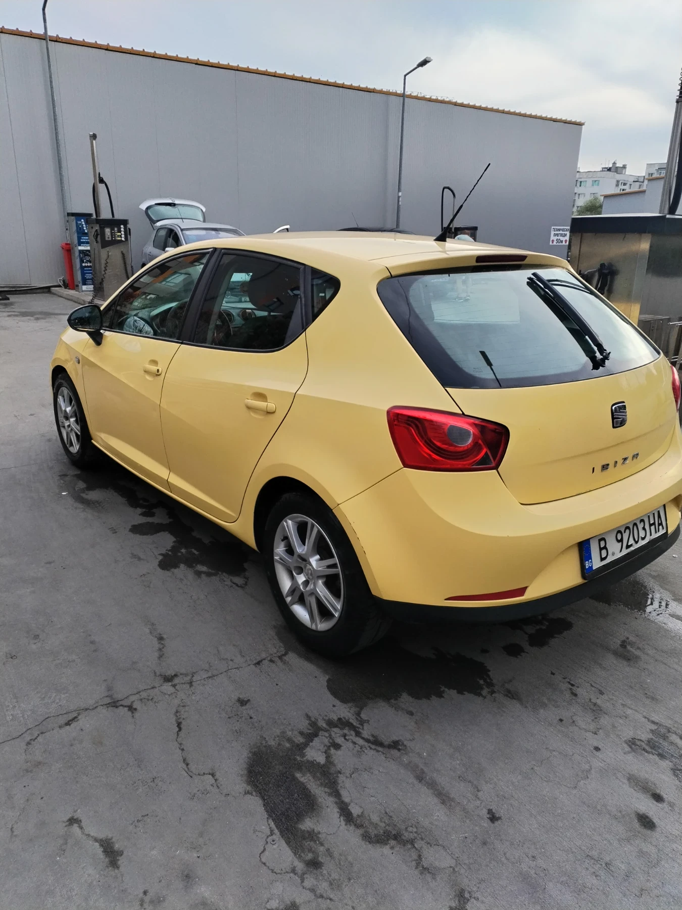 Seat Ibiza 1, 4 86hp Газов инжекцион, снимка 5 - Автомобили и джипове - 54486299