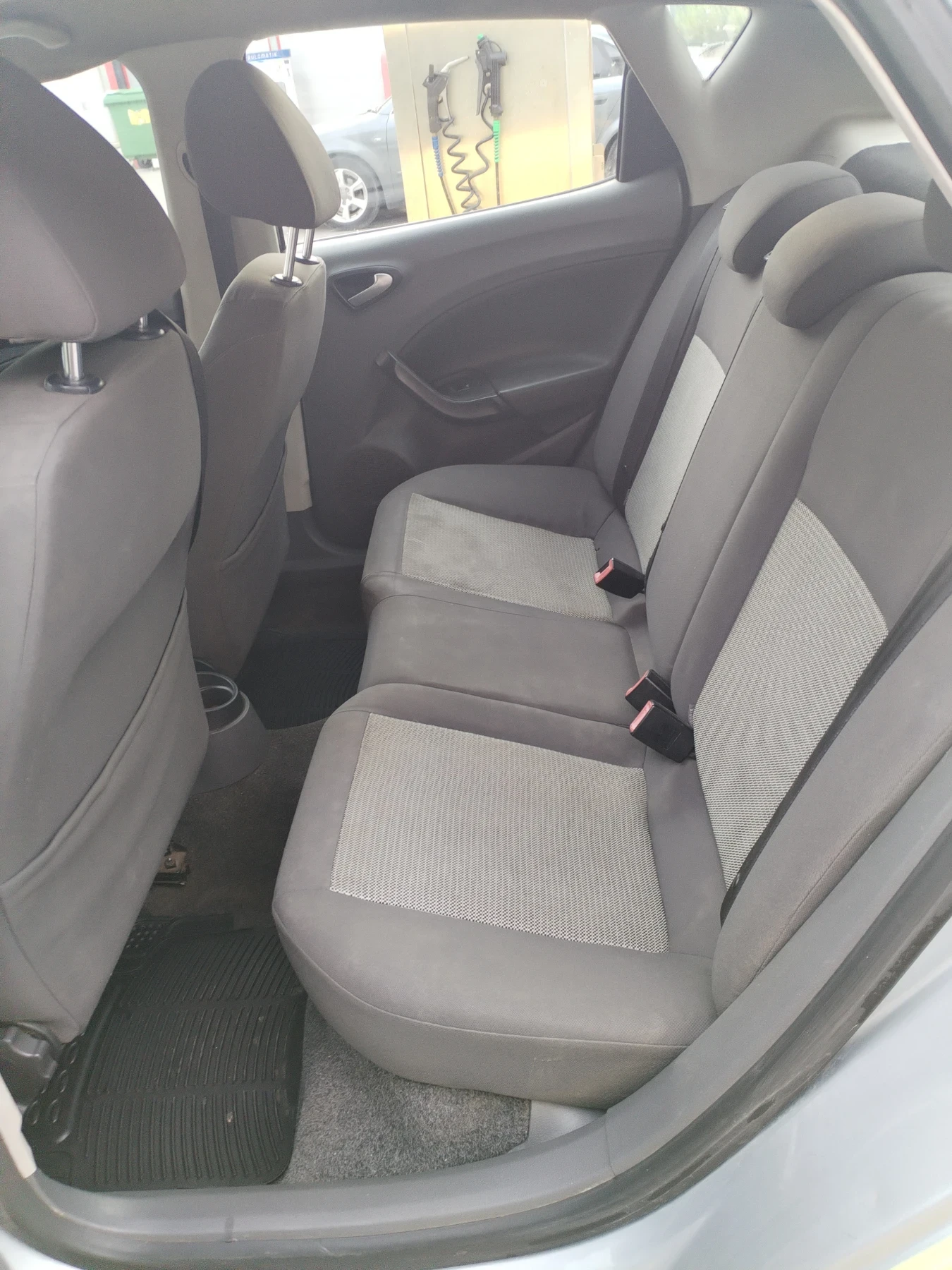 Seat Ibiza 1, 4 86hp Газов инжекцион, снимка 6 - Автомобили и джипове - 54486299