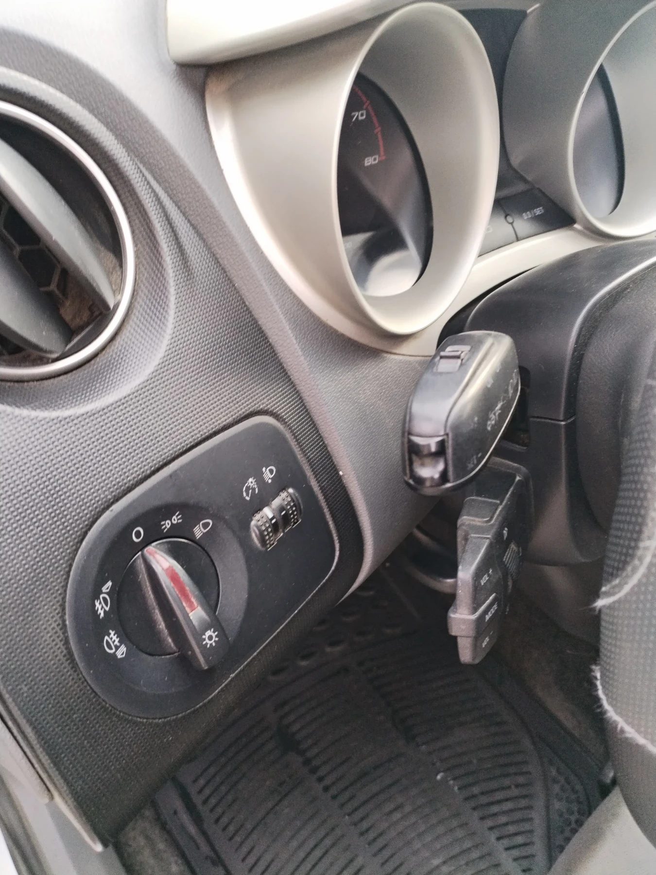 Seat Ibiza 1, 4 86hp Газов инжекцион, снимка 9 - Автомобили и джипове - 54486299