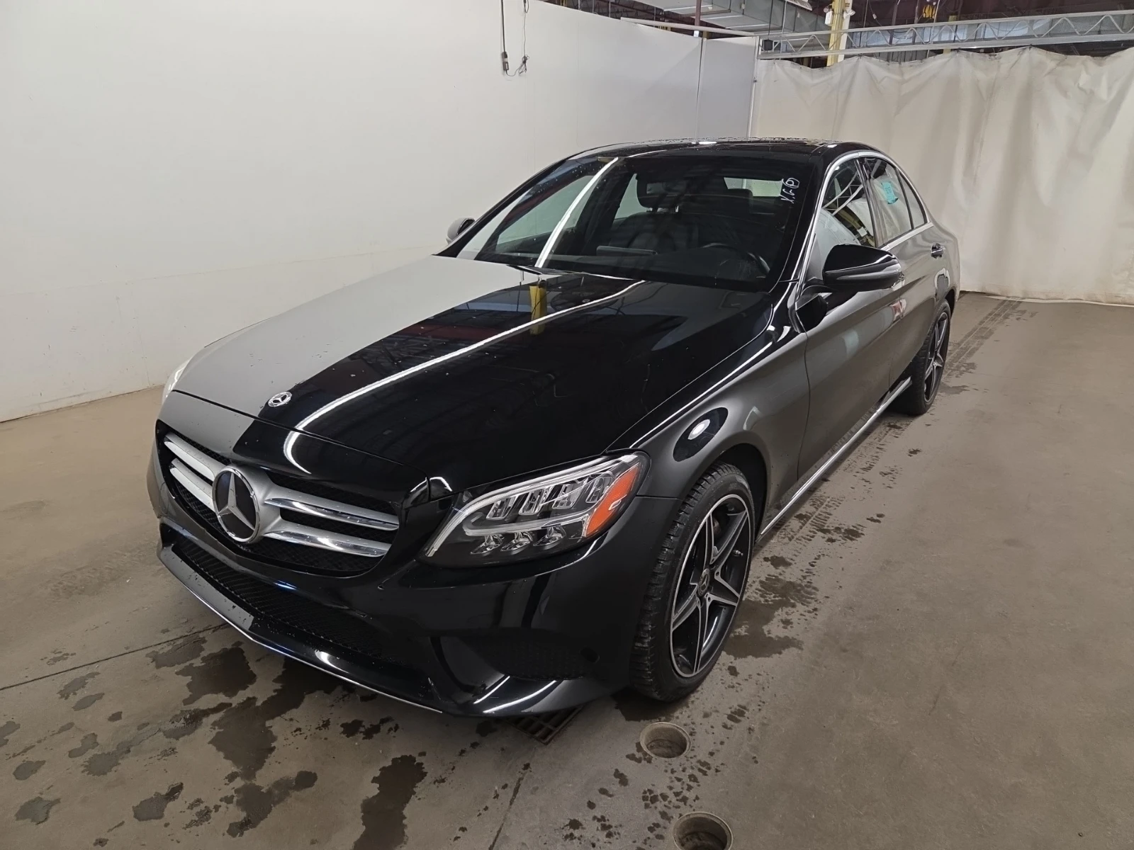 Mercedes-Benz C 300 4MATIC AMG Line | Панорама | Кожа | Камера | Памет