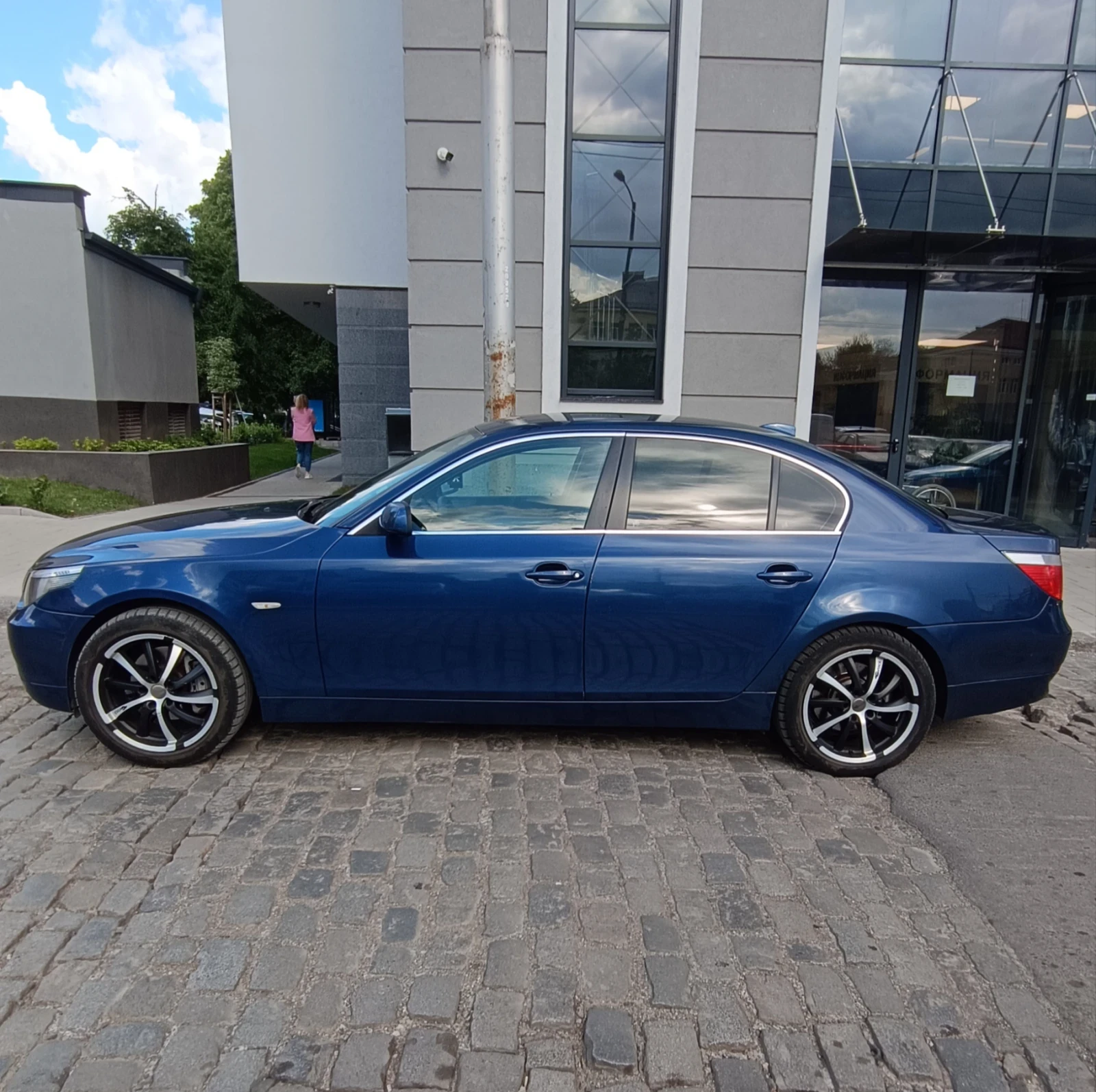 BMW 525 2.5i xDrive. Газ / бензин , снимка 7 - Автомобили и джипове - 54704038