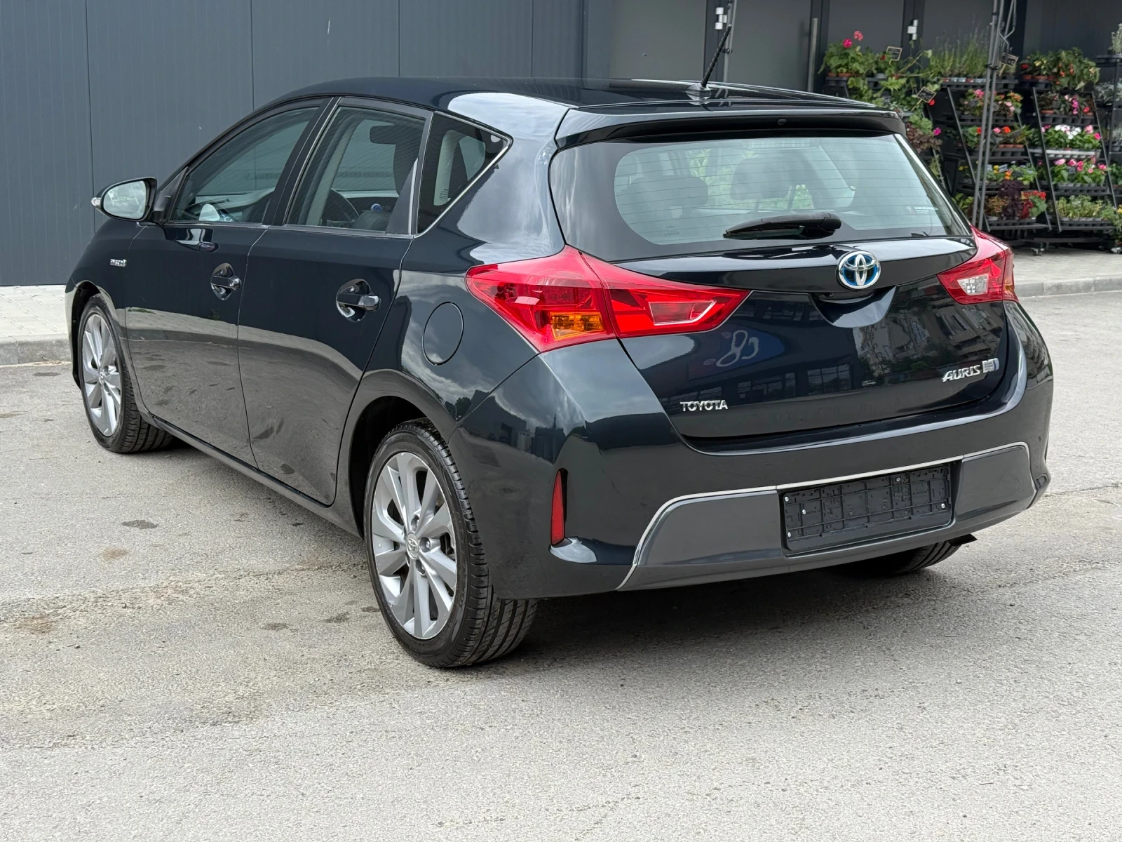 Toyota Auris 1.8 HIBRID Камера Кейлес, снимка 6 - Автомобили и джипове - 54888939