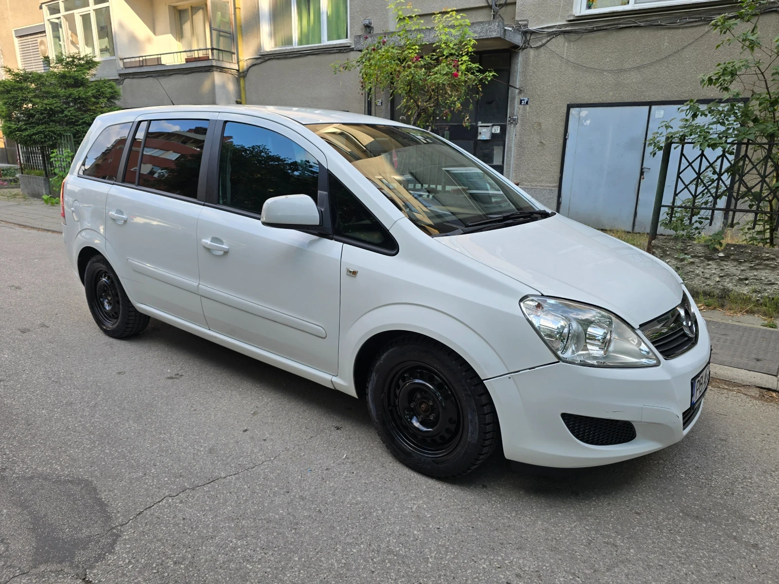 Opel Zafira Zafira B, снимка 2 - Автомобили и джипове - 55124405