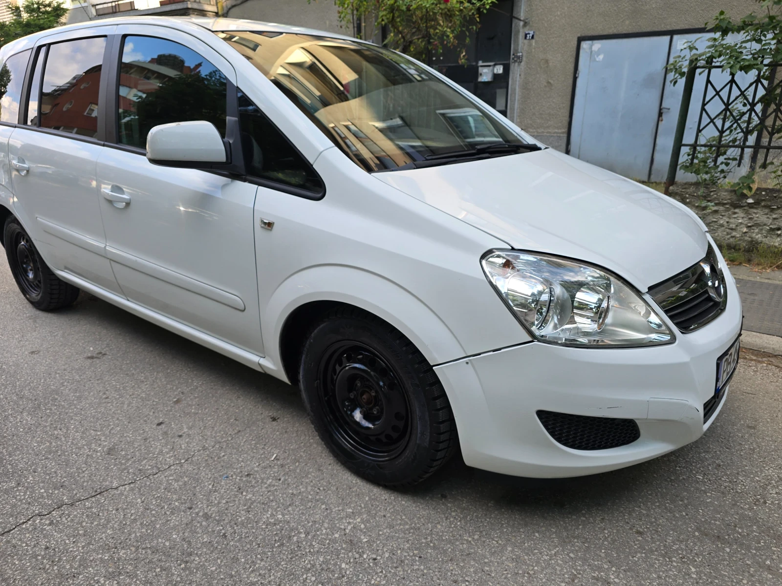 Opel Zafira Zafira B, снимка 9 - Автомобили и джипове - 55124405