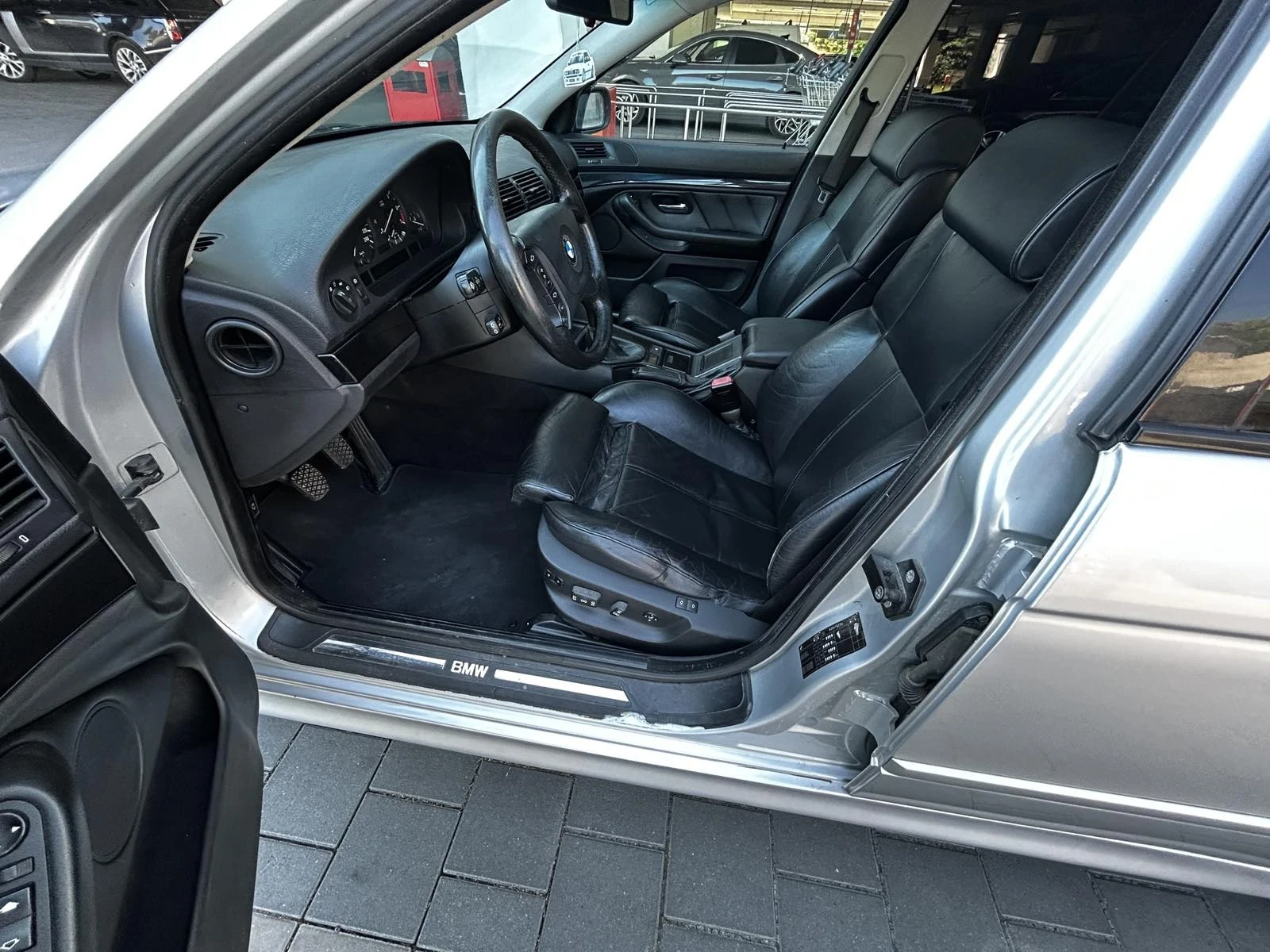 BMW 520, снимка 8 - Автомобили и джипове - 55243915