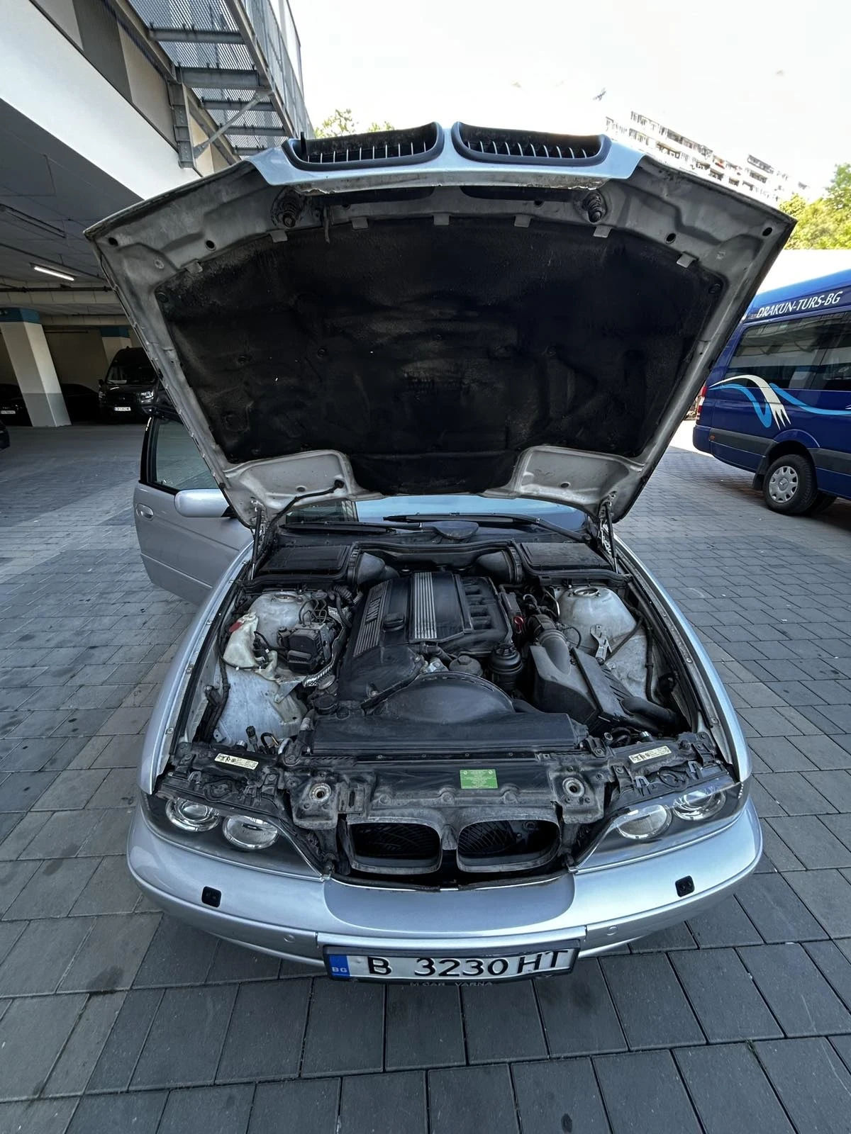 BMW 520, снимка 16 - Автомобили и джипове - 55243915