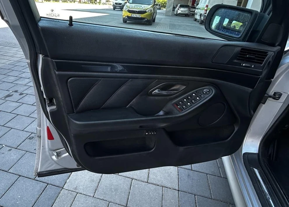 BMW 520, снимка 13 - Автомобили и джипове - 55243915